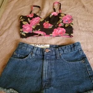 Kimchi Blue  floral crop top size small